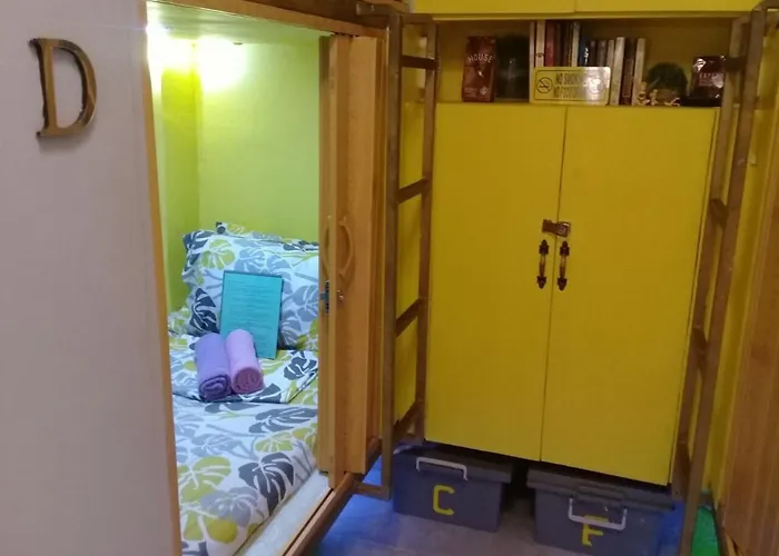 Aurora's Private Cabin-capsule * マニラ市